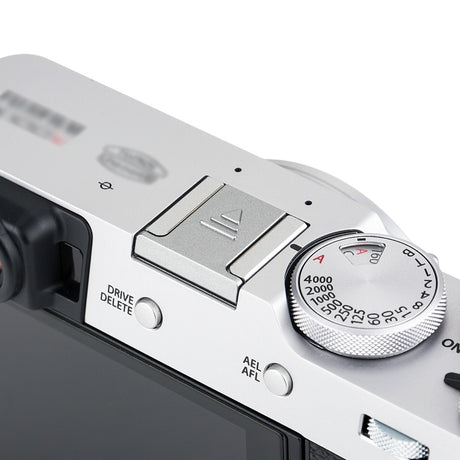 Hot Shoe Cover für Fujifilm Kameras Premium ABS Schutzkappe schützt vor Staub Feuchtigkeit Kratzern Silber