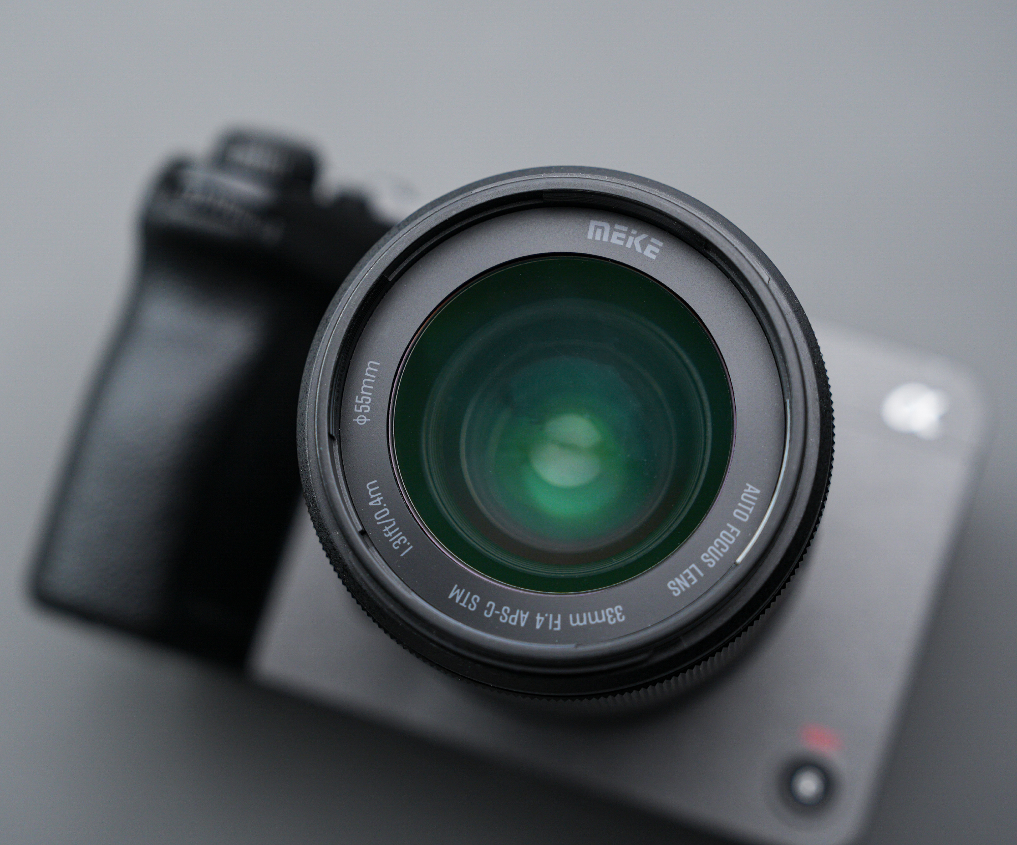 Meike 33 mm F1.4 AF STM Autofokus APS-C Portrait Objektiv kompatibel mit Sony E Mount