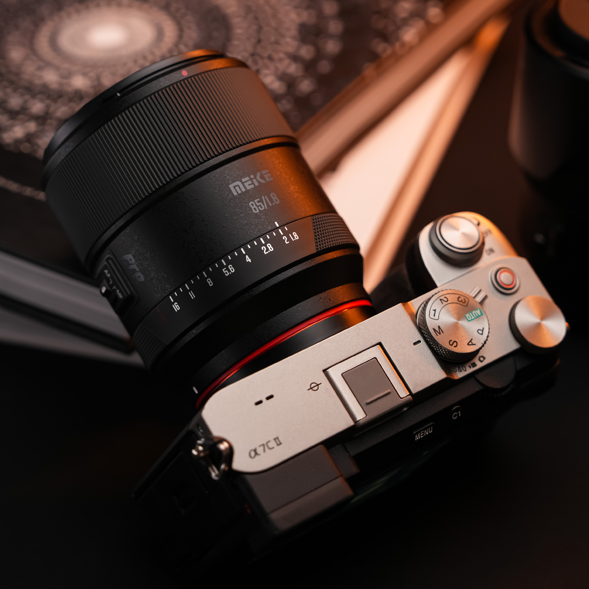 Meike 85 mm F1.8 AF Pro Series STM Autofokus Vollformat Ojektiv kompatibel mit Sony E Mount